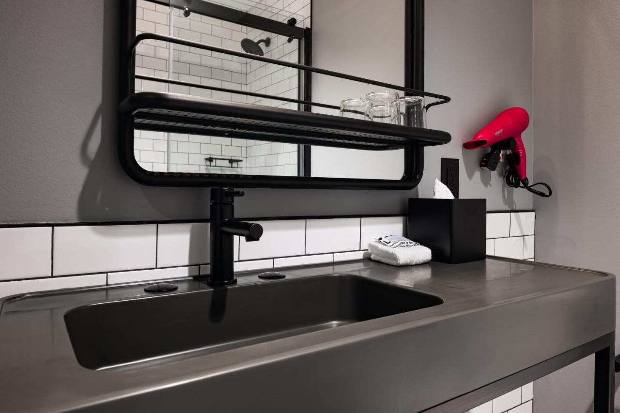 Moxy Omaha Downtown Hotel Eksteriør billede